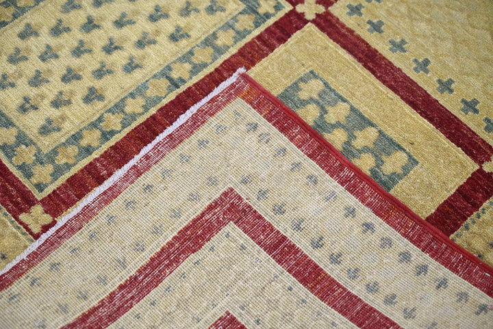 brown Medium rug 6' 6" x 9' 5"