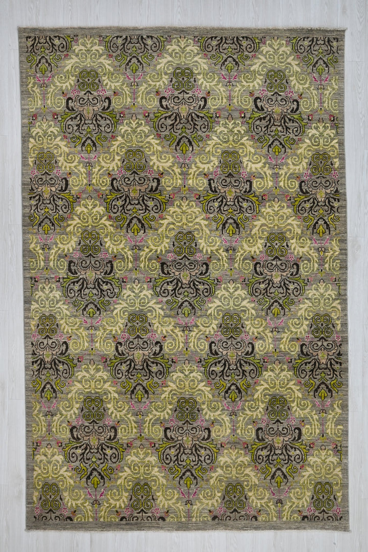 gray Medium rug 6' 0" x 8' 7"