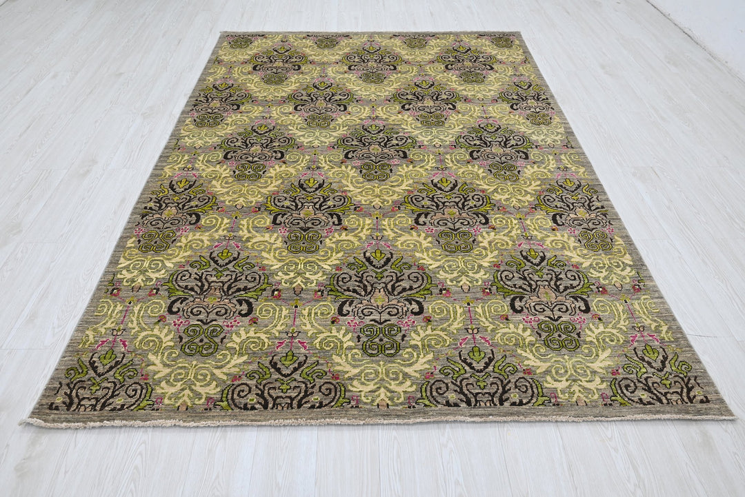 gray Medium rug 6' 0" x 8' 7"