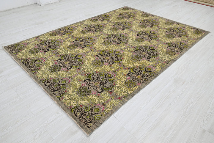gray Medium rug 6' 0" x 8' 7"