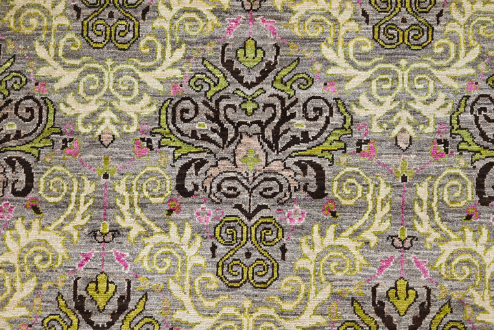 gray Medium rug 6' 0" x 8' 7"