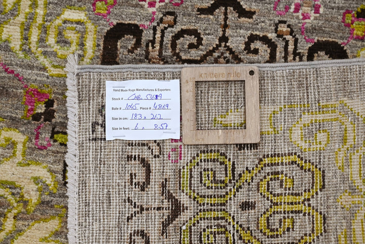 gray Medium rug 6' 0" x 8' 7"