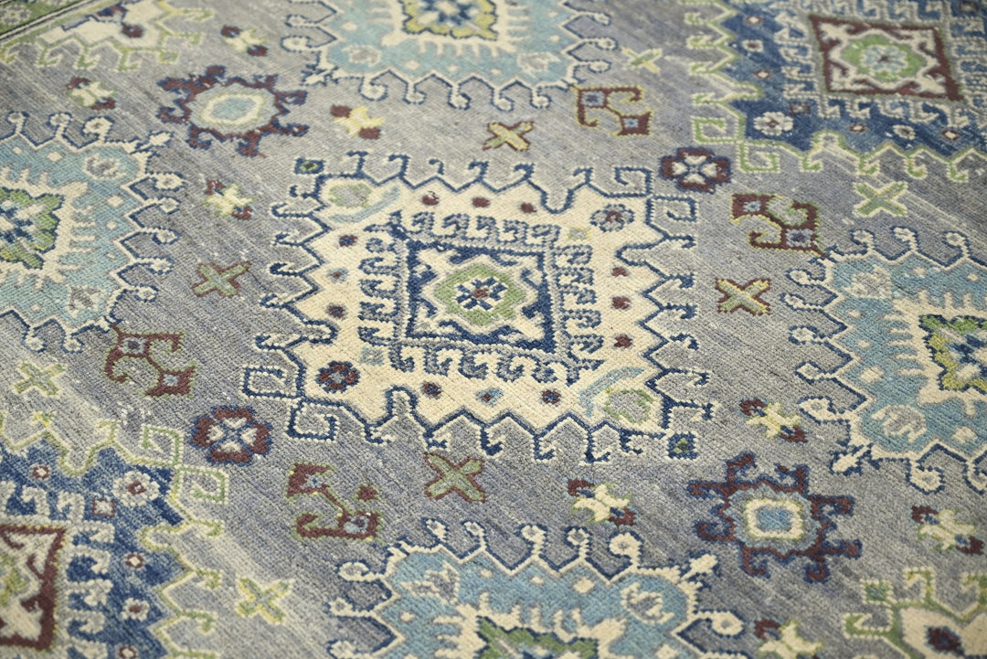 gray Medium rug 5' 5" x 7' 9"