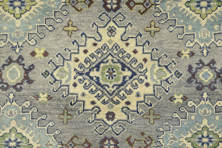 gray Medium rug 5' 5" x 7' 9"