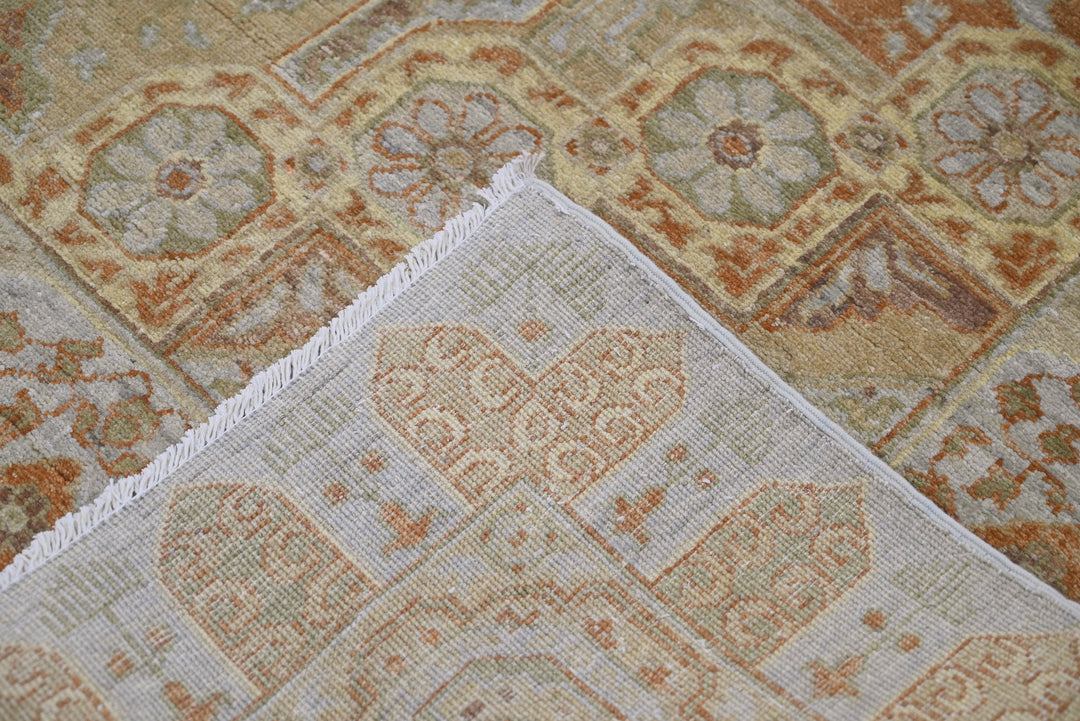 brown Large rug 6' 7" x 9' 8"