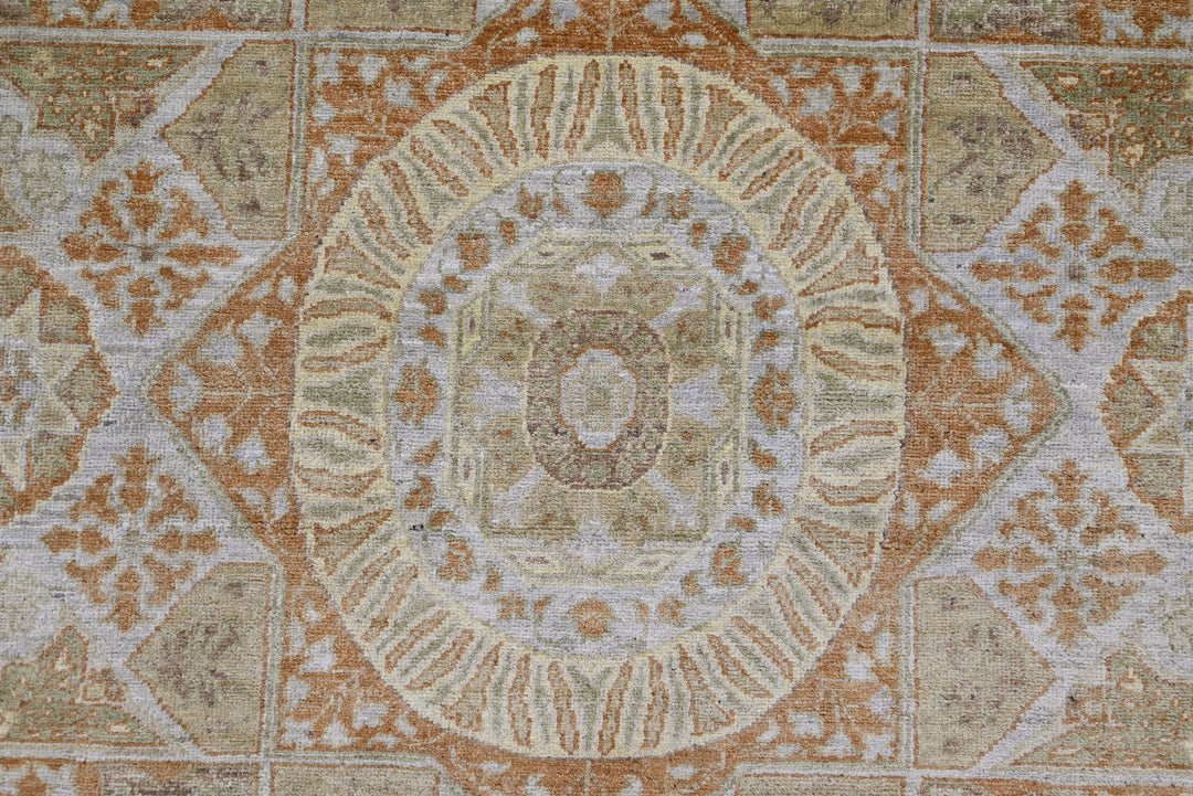 brown Large rug 6' 7" x 9' 8"