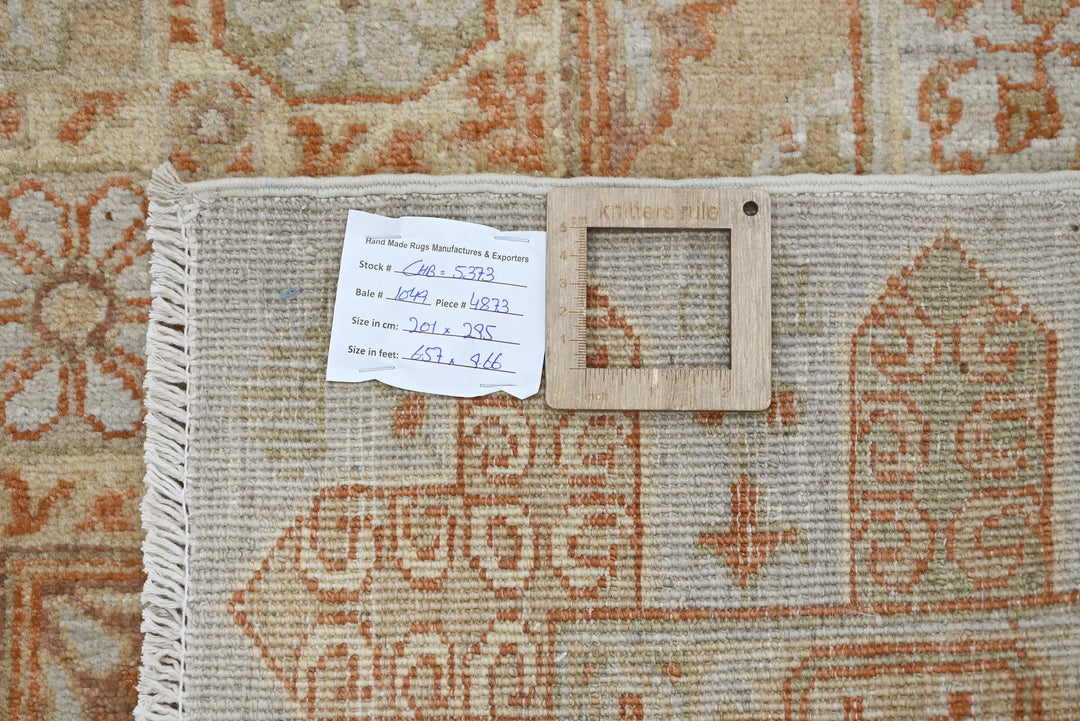 brown Large rug 6' 7" x 9' 8"