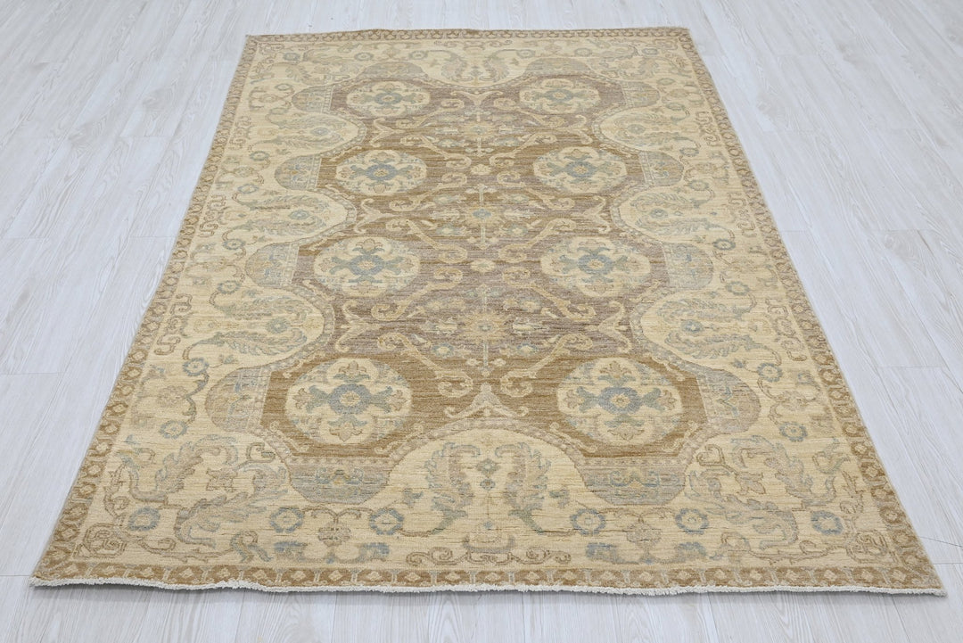 brown Medium rug 4' 10" x 6' 8"