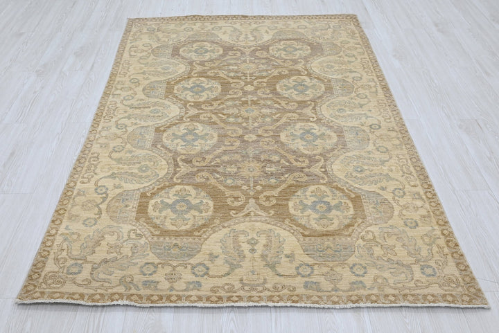 brown Medium rug 4' 10" x 6' 8"
