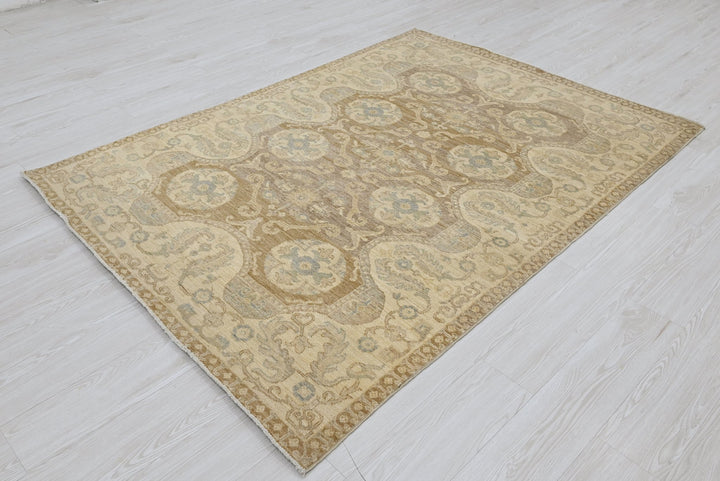 brown Medium rug 4' 10" x 6' 8"