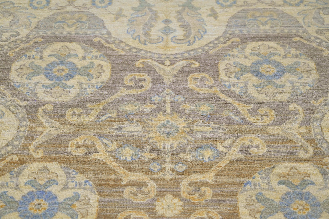brown Medium rug 4' 10" x 6' 8"