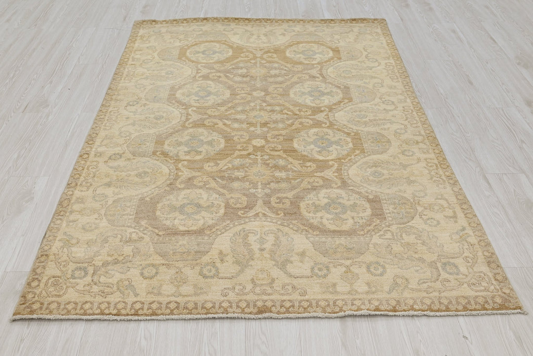 brown Medium rug 4' 10" x 6' 8"