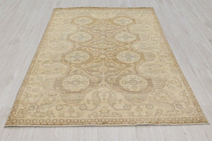 brown Medium rug 4' 10" x 6' 8"