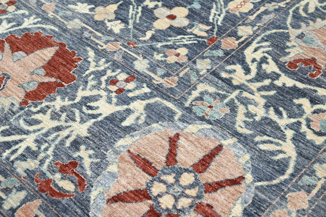 gray Medium rug 5' 9" x 6' 2"