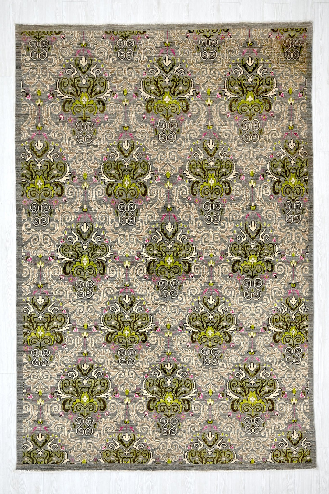 gray Medium rug 5' 11" x 9' 0"