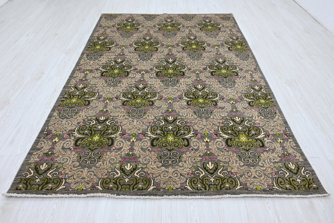 gray Medium rug 5' 11" x 9' 0"
