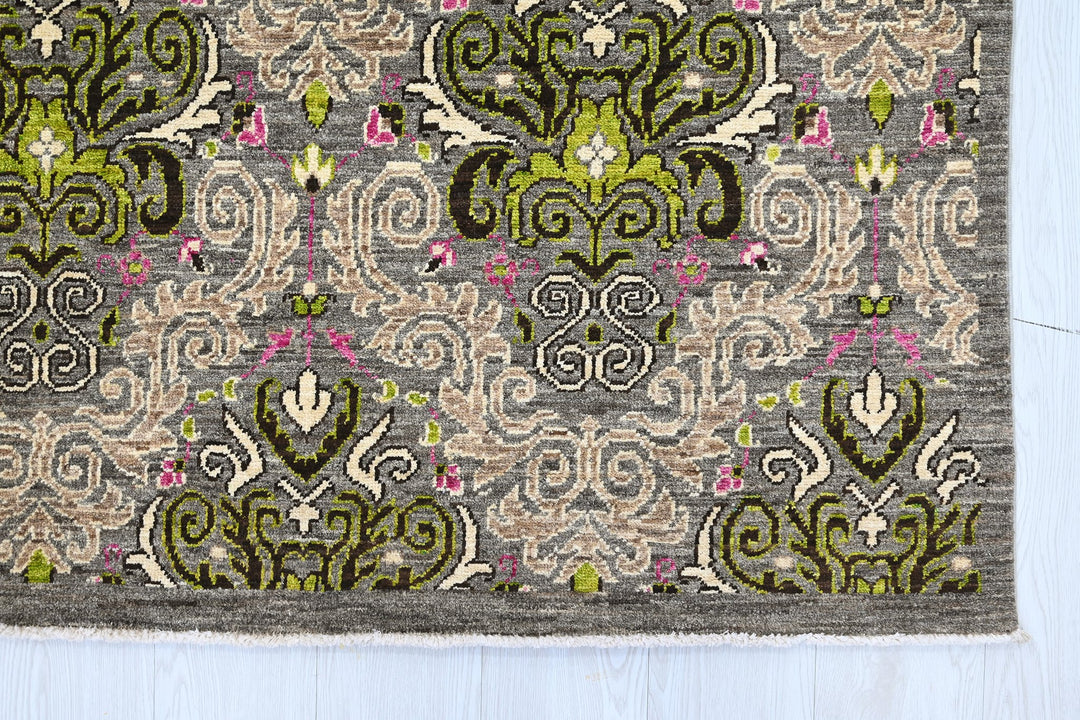 gray Medium rug 5' 11" x 9' 0"