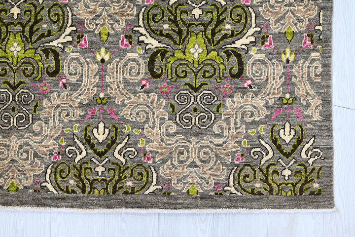gray Medium rug 5' 11" x 9' 0"