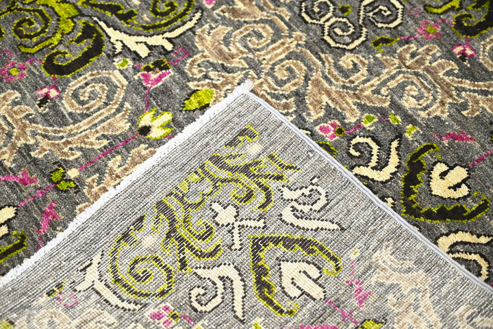 gray Medium rug 5' 11" x 9' 0"