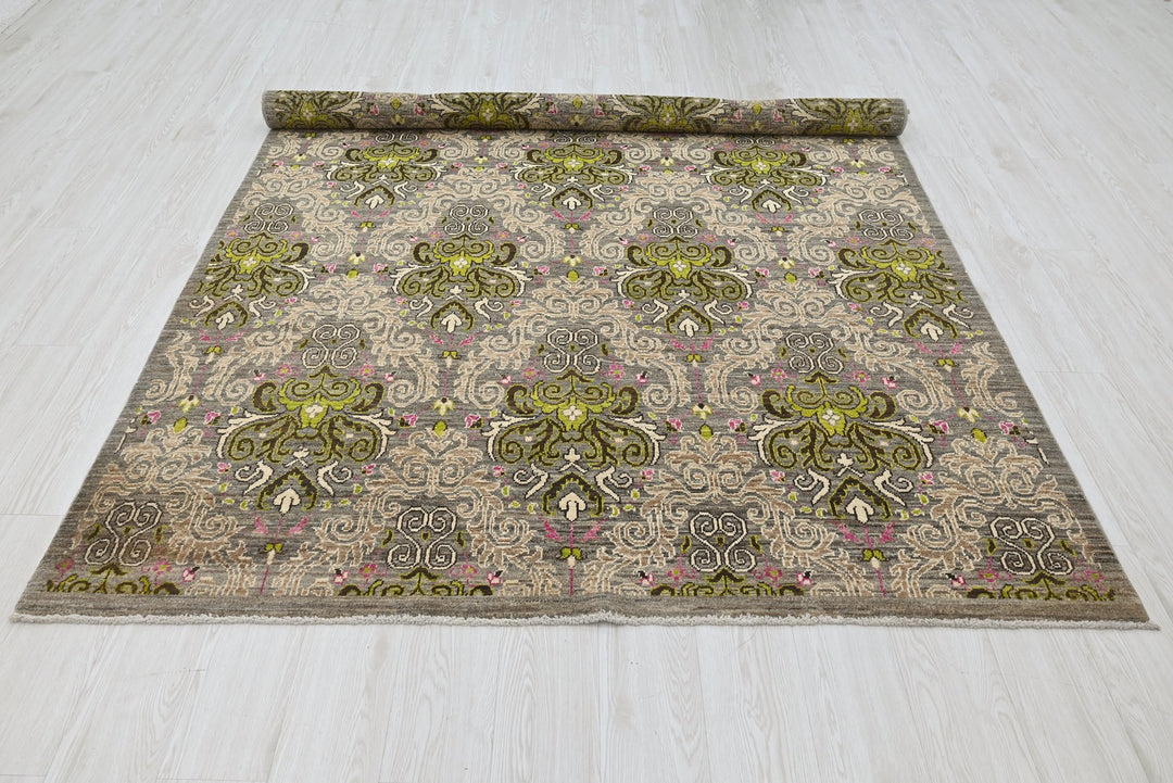 gray Medium rug 5' 11" x 9' 0"