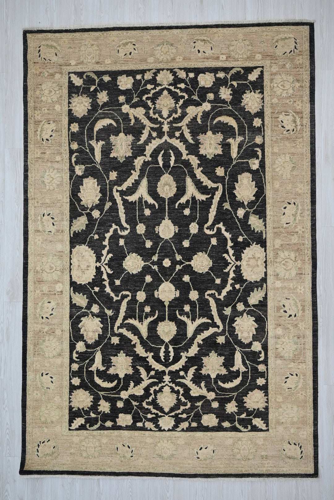 black Medium rug 6' 0" x 8' 8"