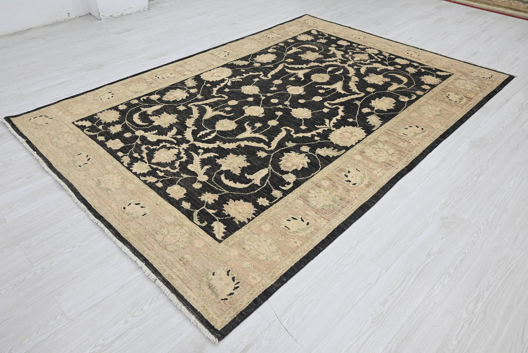 black Medium rug 6' 0" x 8' 8"