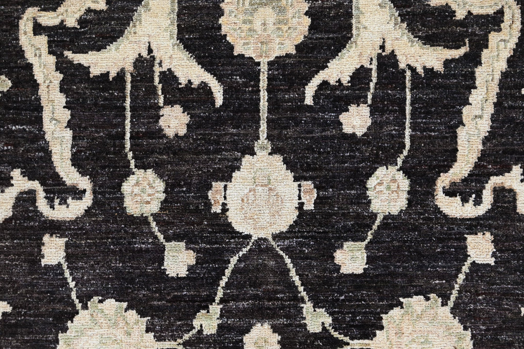 black Medium rug 6' 0" x 8' 8"