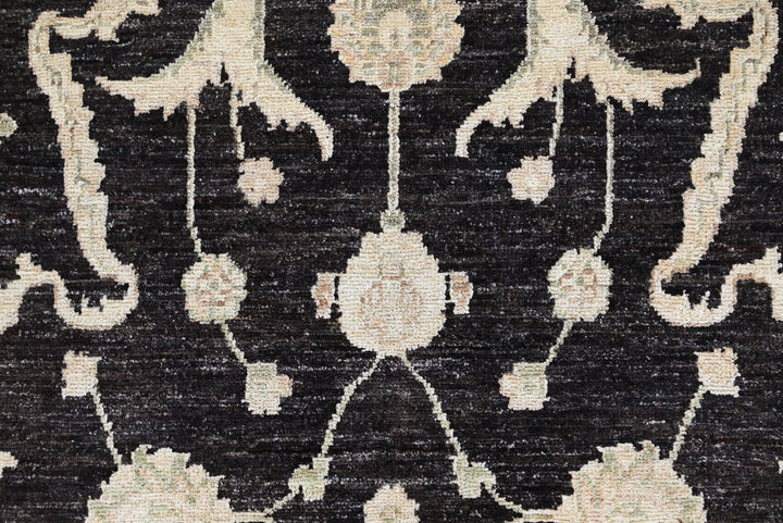 black Medium rug 6' 0" x 8' 8"