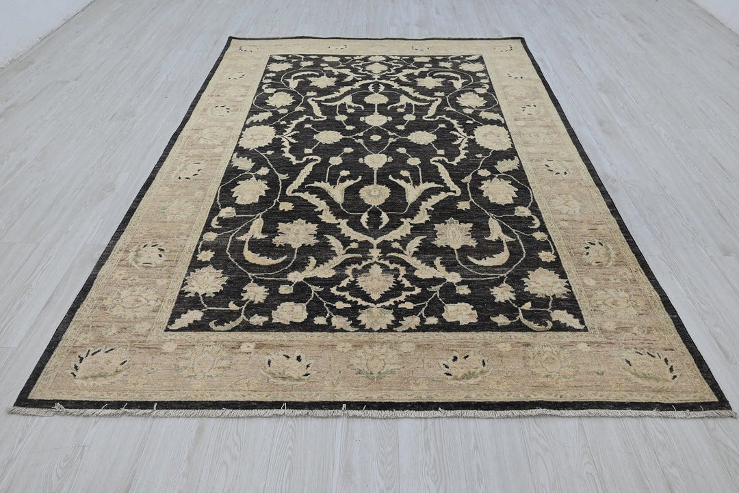 black Medium rug 6' 0" x 8' 8"