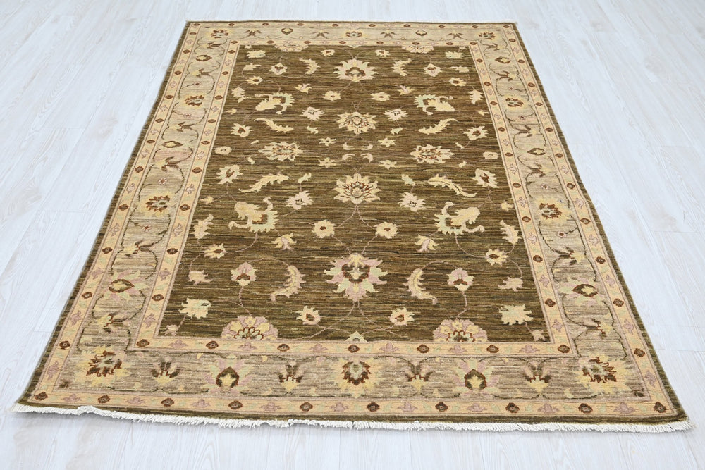 green Medium rug 4' 10" x 6' 10"