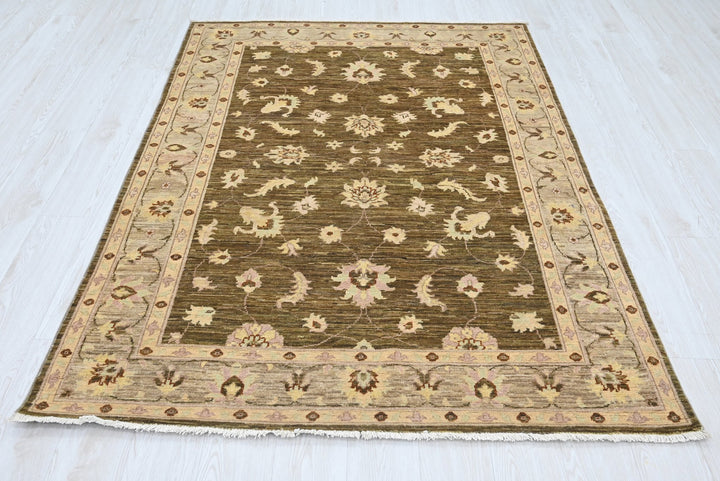 green Medium rug 4' 10" x 6' 10"
