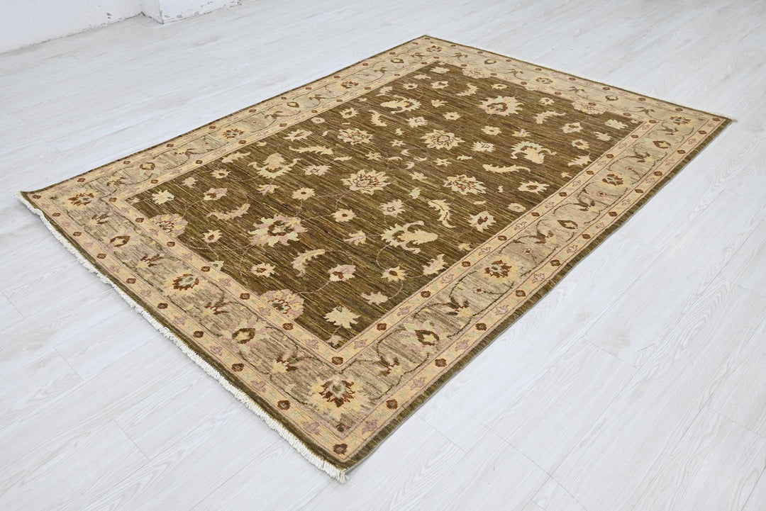 green Medium rug 4' 10" x 6' 10"