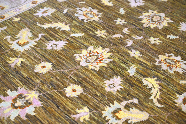 green Medium rug 4' 10" x 6' 10"
