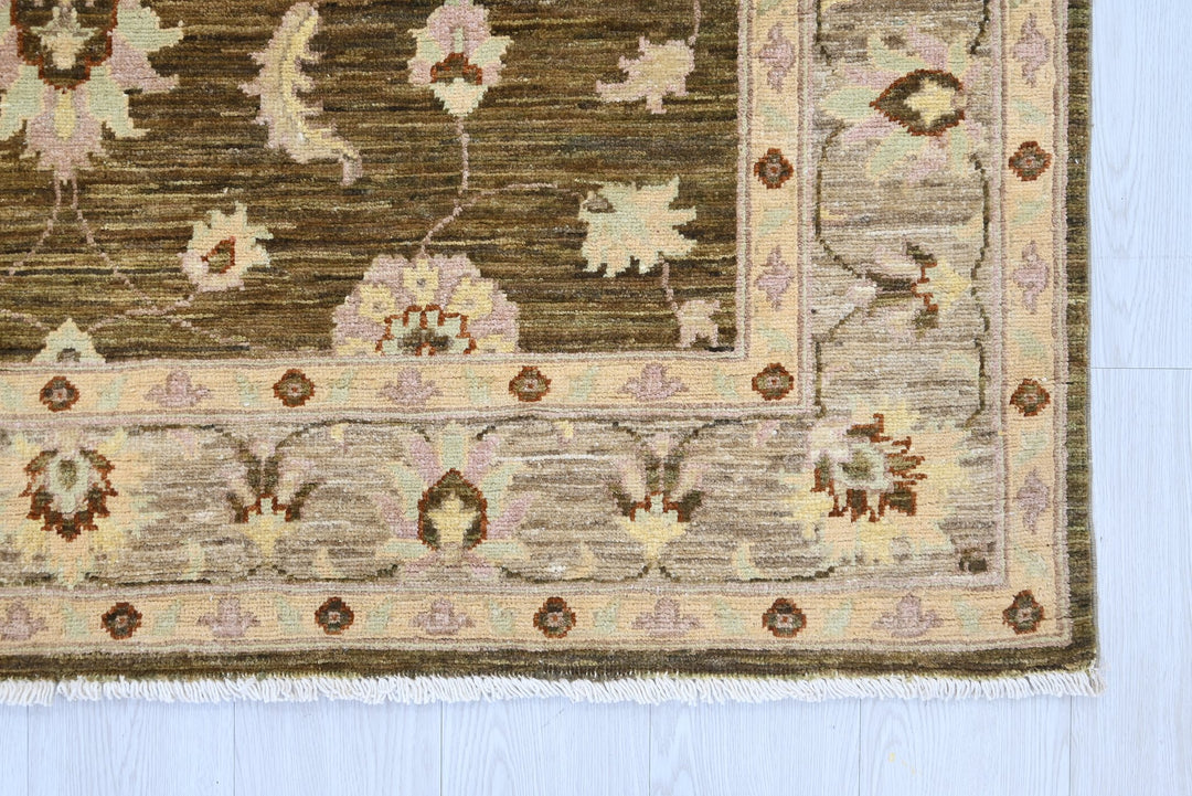 green Medium rug 4' 10" x 6' 10"