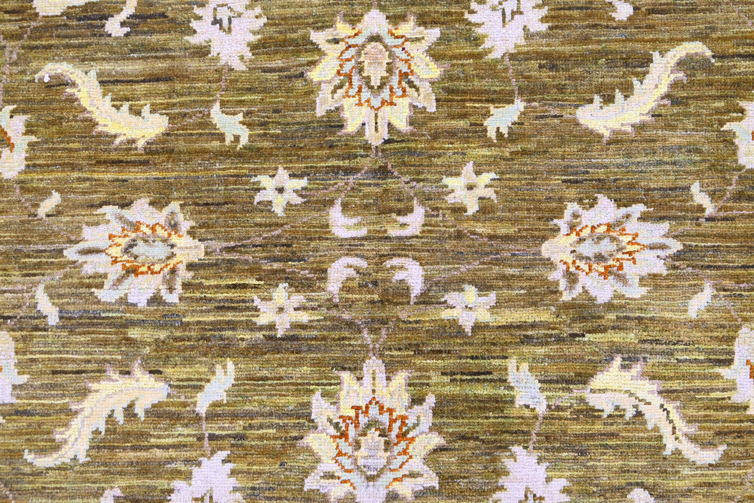 green Medium rug 4' 10" x 6' 10"