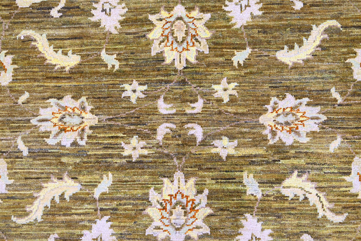 green Medium rug 4' 10" x 6' 10"