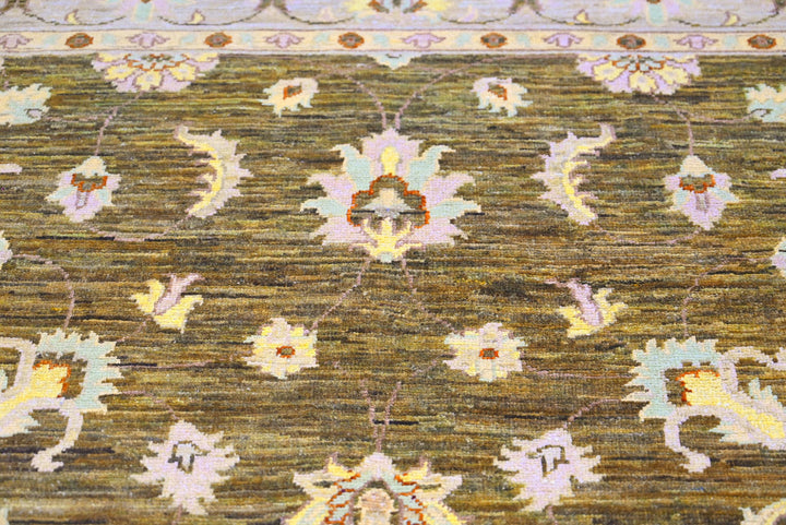 green Medium rug 4' 10" x 6' 10"