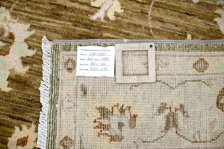 green Medium rug 4' 10" x 6' 10"