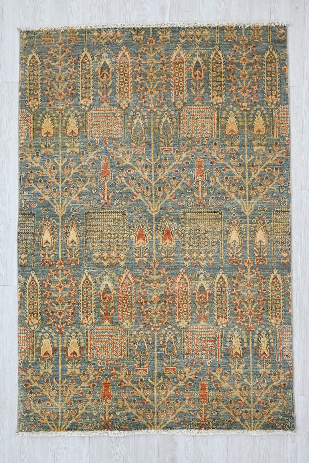 blue Accent rug 4' 0" x 6' 0"
