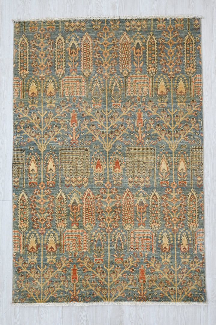 blue Accent rug 4' 0" x 6' 0"
