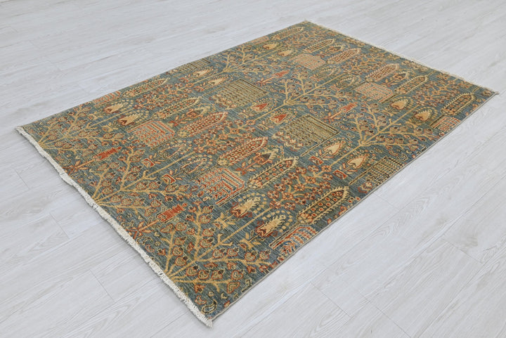 blue Accent rug 4' 0" x 6' 0"