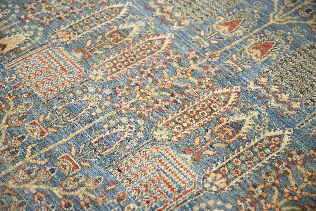 blue Accent rug 4' 0" x 6' 0"