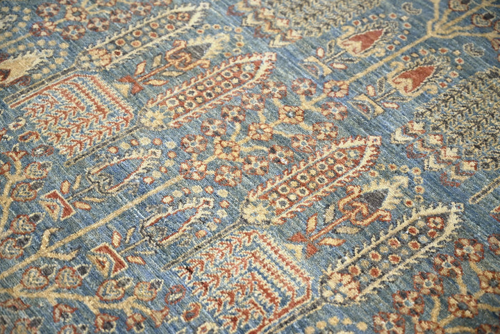 blue Accent rug 4' 0" x 6' 0"