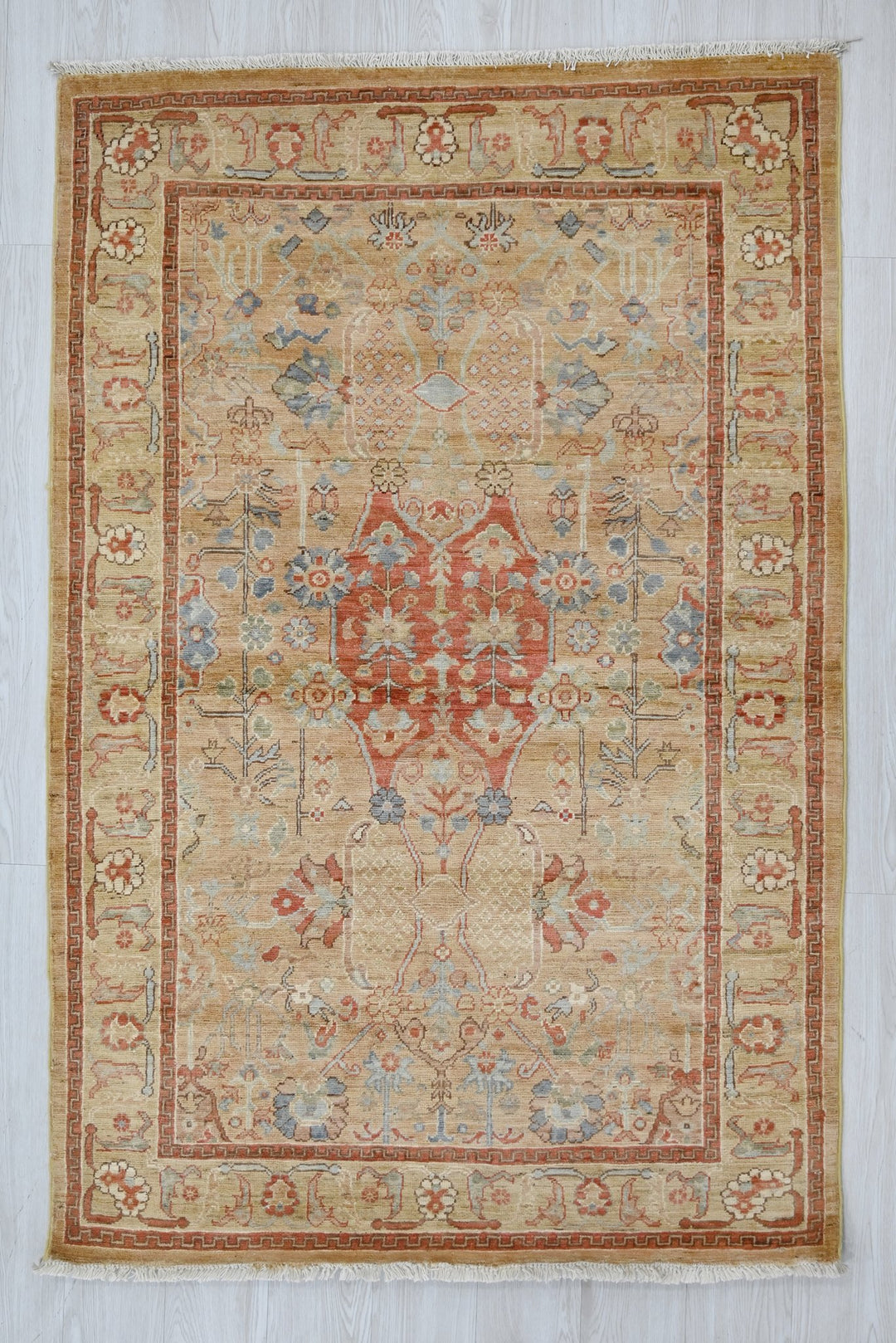 brown Accent rug 3' 10" x 5' 8"