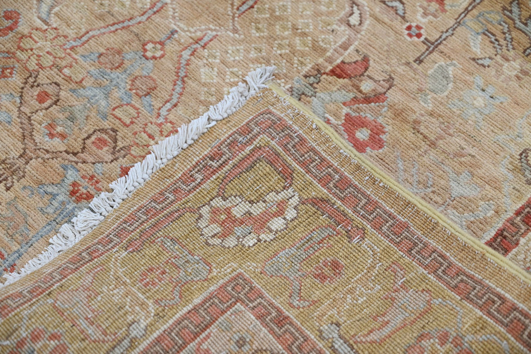 brown Accent rug 3' 10" x 5' 8"