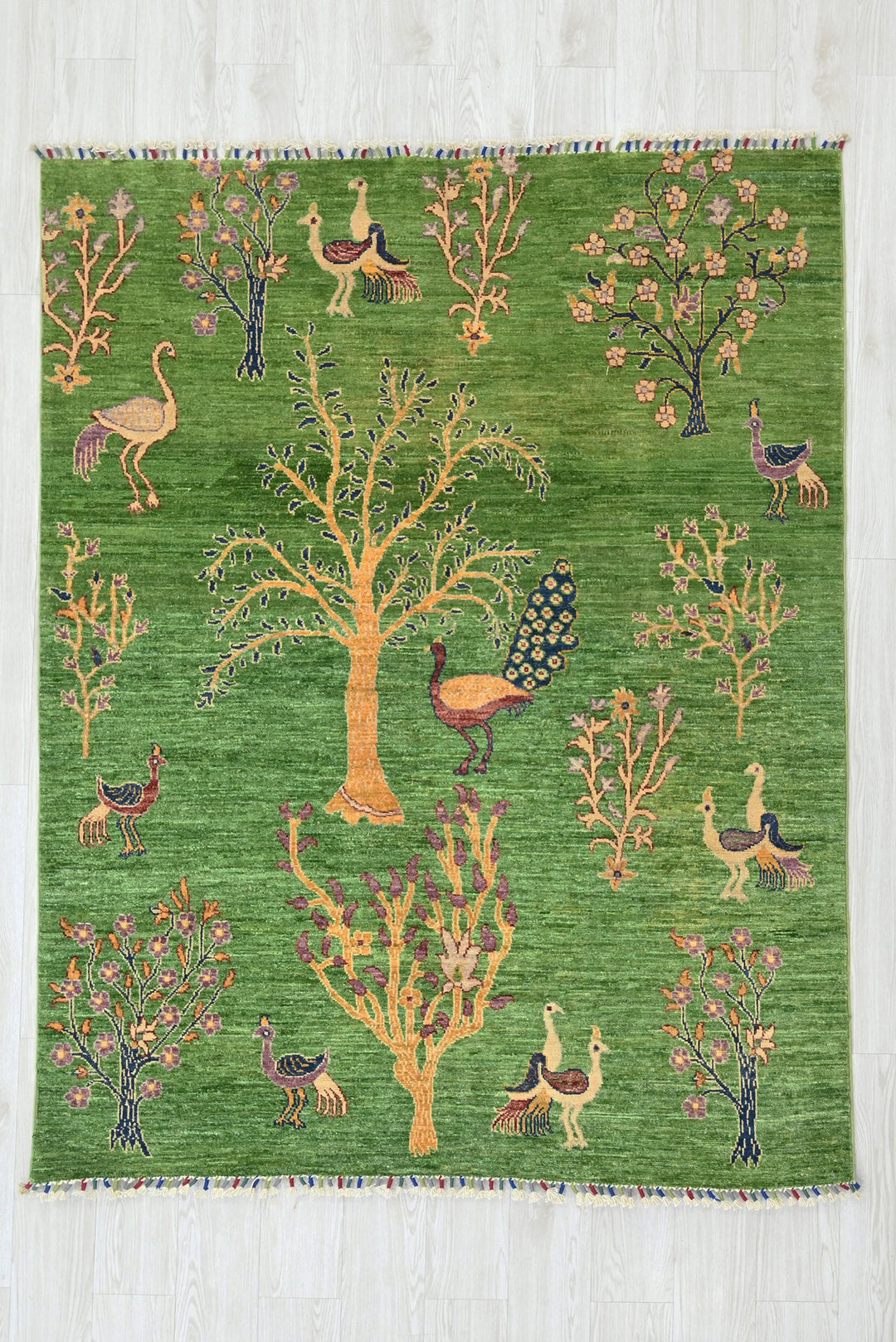 green Medium rug 5' 0" x 6' 2"