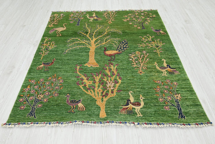 green Medium rug 5' 0" x 6' 2"