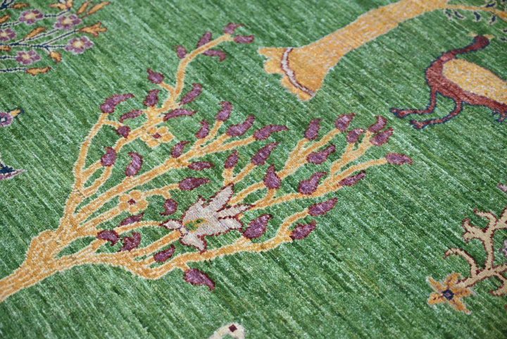 green Medium rug 5' 0" x 6' 2"