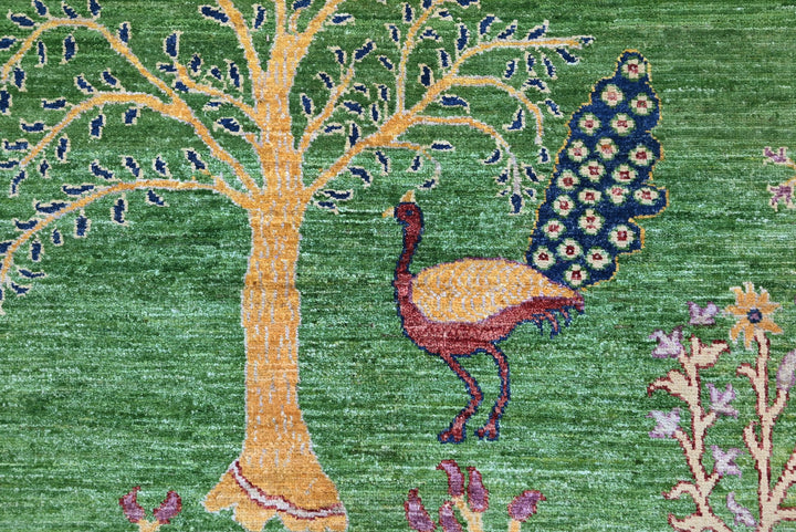 green Medium rug 5' 0" x 6' 2"