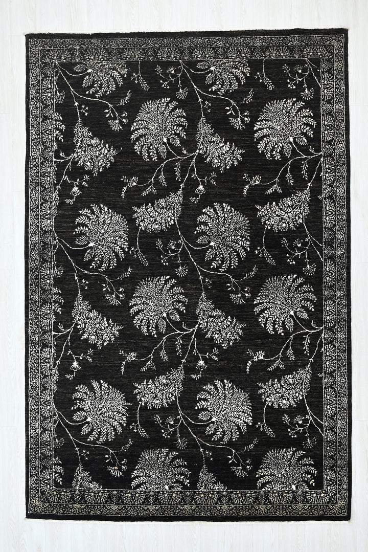 black Medium rug 6' 4" x 9' 4"